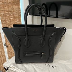 MINI LUGGAGE HANDBAG IN DRUMMED CALFSKIN
BLACK